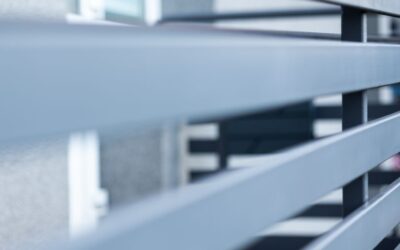 Jak dbać o metalowe sztachety? Porady konserwacyjne