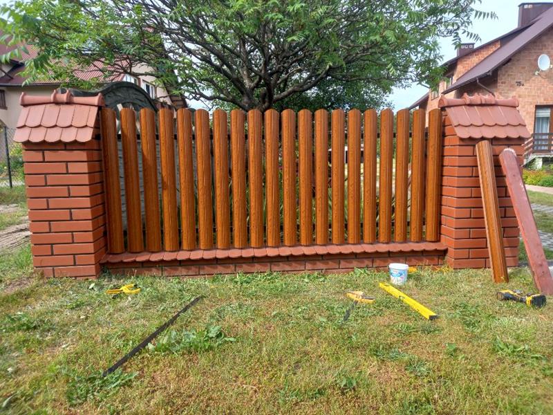 Jak Zamówić Sztachety Metalowe z Dostawą w Całej Polsce?
